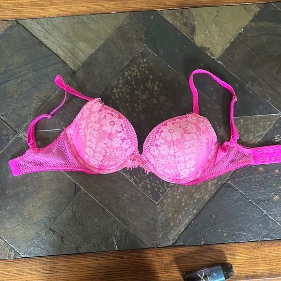 Victoria's Secret Other - Victorias Secret push up bra